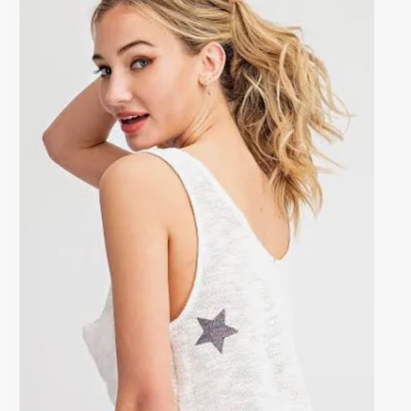 Woman’s 143 lineup tank top with stars and front pocket - Picture 4 of 9